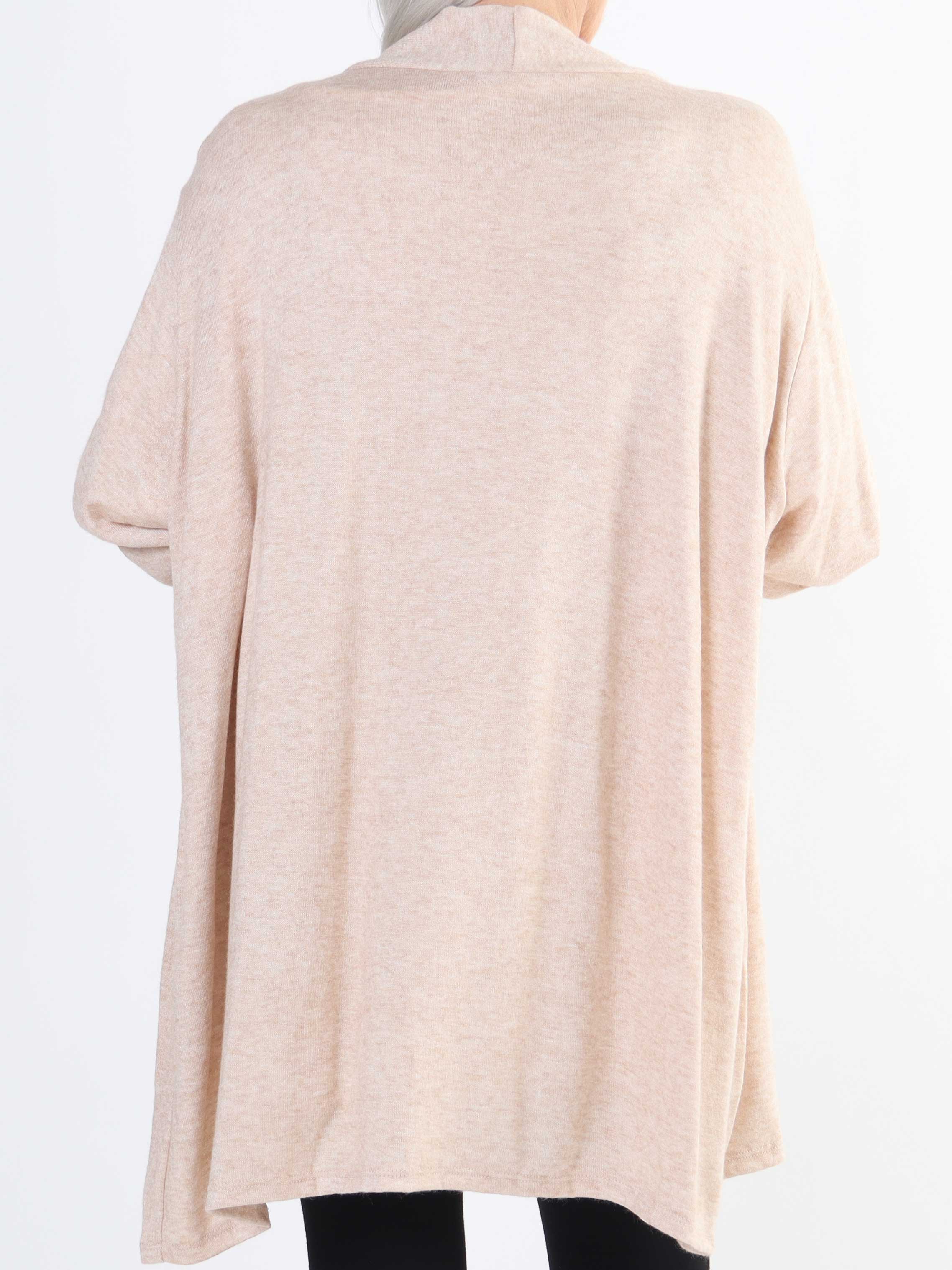 Lilja - Mjuk plus size-kofta med liten volangkant